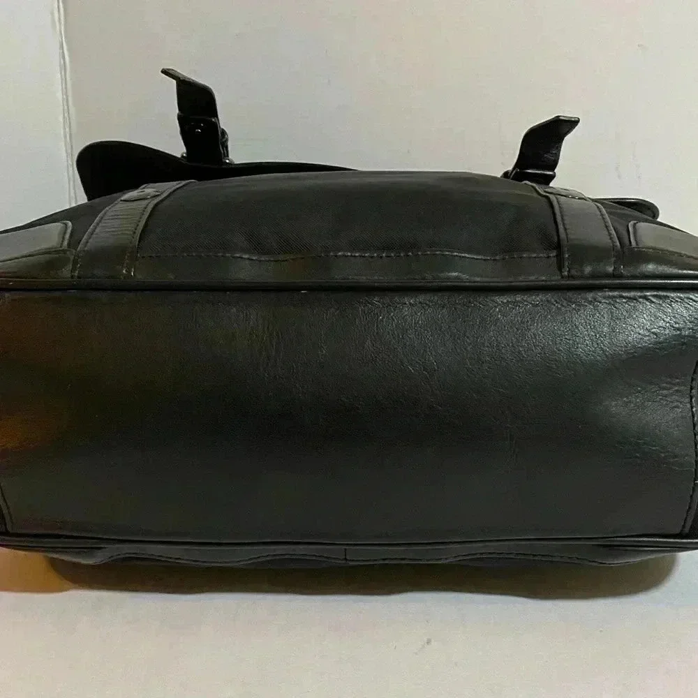 Burberry  Unsex nylon leather trimmed messenger bag
